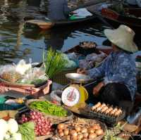 เที่ยวตลาดน้ำชมวิถีชีวิตชาวบ้าน