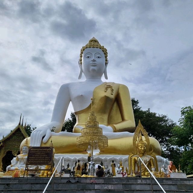 ขอพรพระเจ้าทันใจ วัดพระธาตุดอยคำ