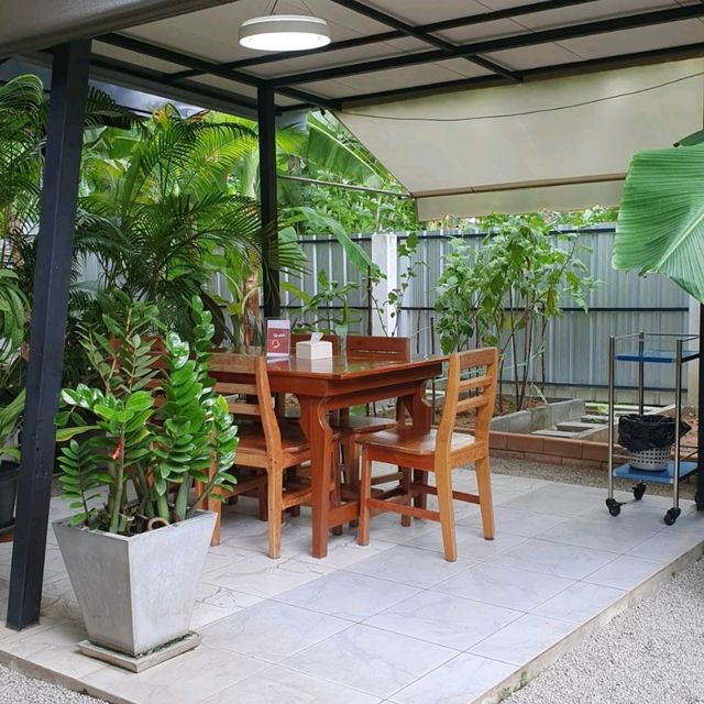 อีสานข้างคลอง ร้านอาหารอีสานรสเด็ด