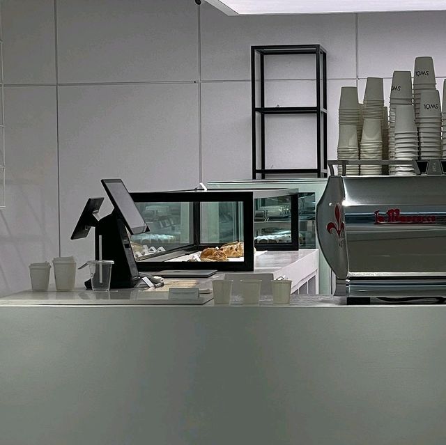 WHITE MINIMALISTIC CAFE : THE SWOL