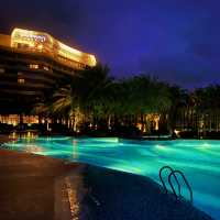 🏢 Funky Modern Beach Resort
