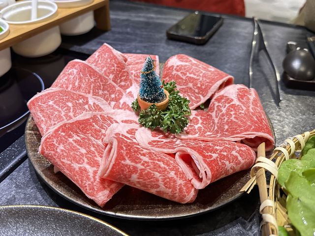 東豐東鍋物：高質感的個人鍋，濃郁的雞湯讓人回味無窮