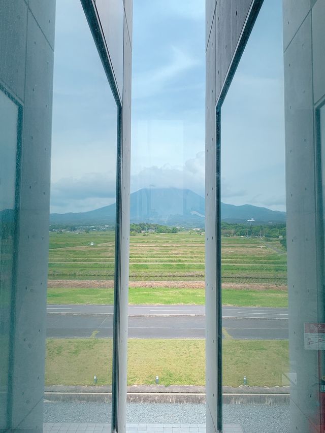 【鳥取　大山】大山に帽子を被せたような写真が撮れる美術館