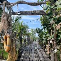 Mangrove Beach Cafe'
