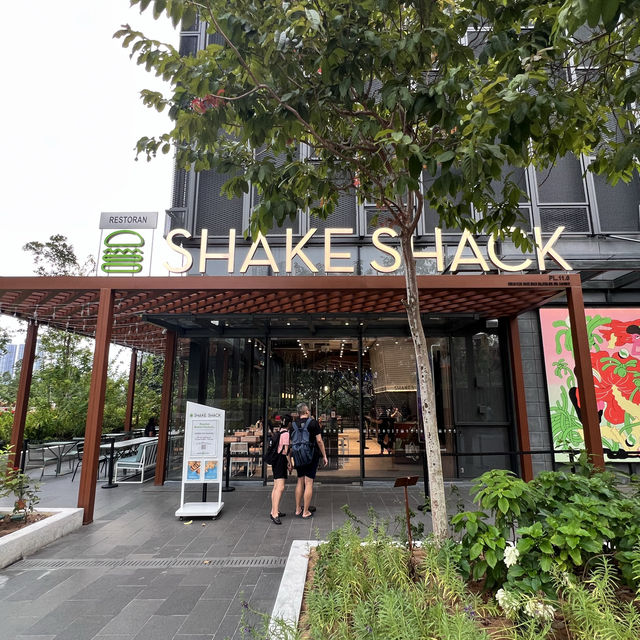 Checking out the 1st Shake Shack in Malaysia