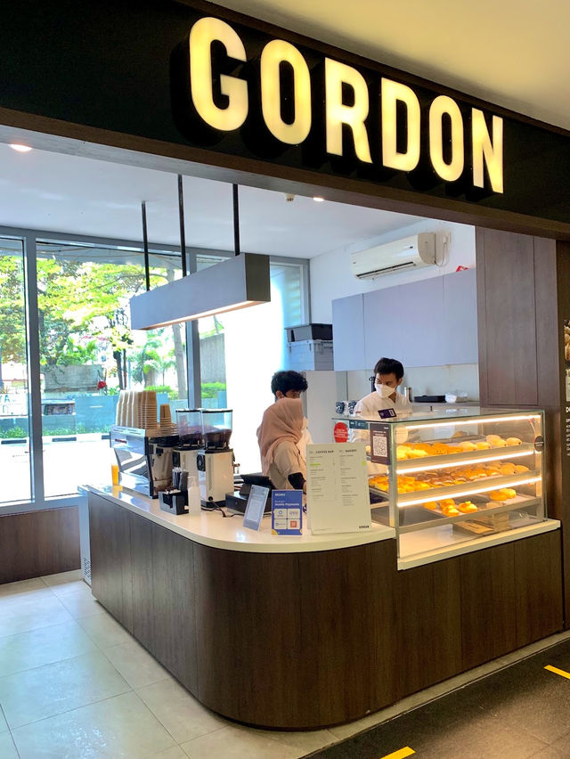 GORDON Donuts & Coffee