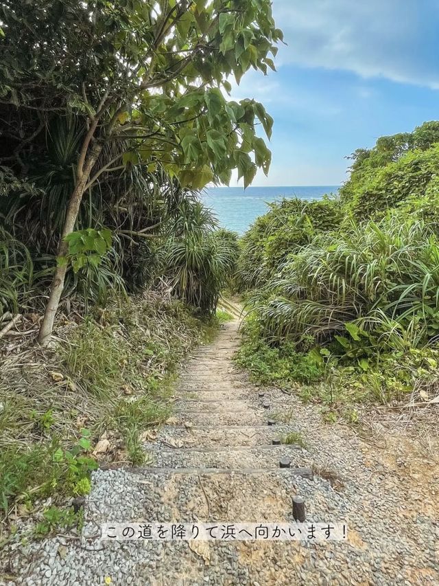 【沖縄】「岩の窓」から洞窟フォトが撮れる絶景ビーチ