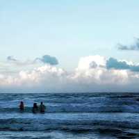「中之浦海岸：優美海岸風光，舒適海水浴場」