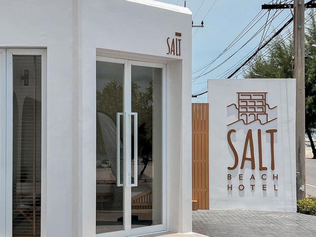 Salt Beach Hotel • Saeng Chan Beach, Rayong 