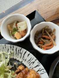 【福岡グルメ】この大きさに本当にびっくりしてしまう！海が見えるカフェにある唐揚げ！