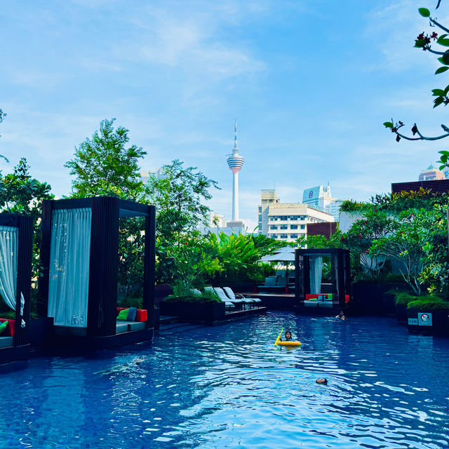 🇲🇾 Swimming Pool with a View @ Parkroyal Collection Kuala Lumpur