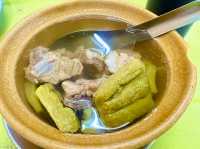 ข้าวหมูแดงสีมรกต 