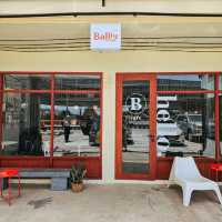 Balllly.cafe คาเฟ่ไวป์ดี วินเทจ ที่สัตหีบ ชลบุรี
