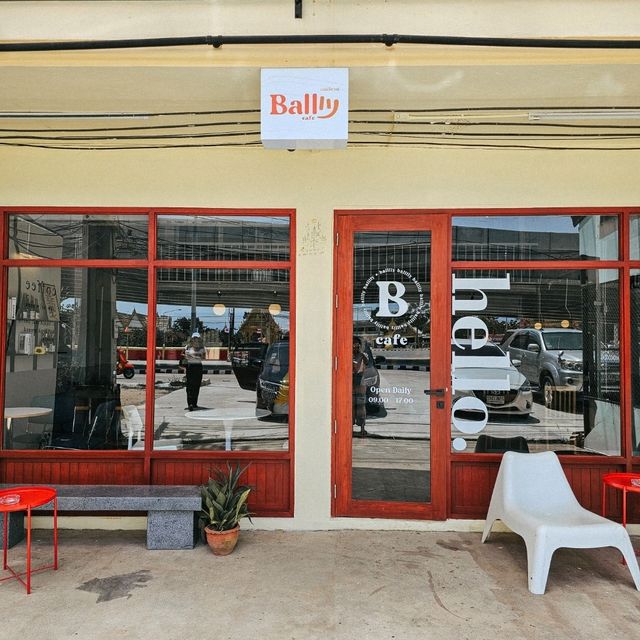 Balllly.cafe คาเฟ่ไวป์ดี วินเทจ ที่สัตหีบ ชลบุรี