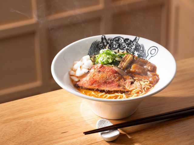 ⿁⾦棒牛骨湯拉麵