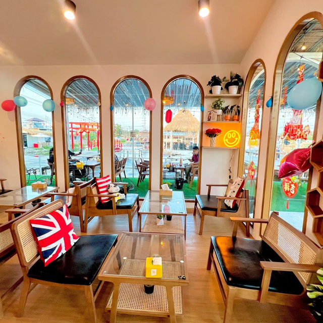 Sky View Cafe สกายวิวคาเฟ่บางปู