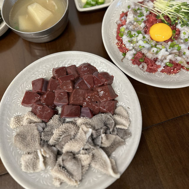 【韓国】大行列！人気すぎる生ユッケが食べれるお店！