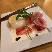 【東京🗼】牡蠣タワーとチーズが美味しい新宿のバル🦪