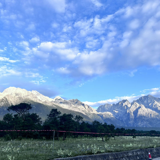 Lijiang Jade Dragon Snow mountain