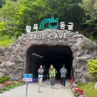 동굴에서 카약을 탈 수 있는 이색 관광지