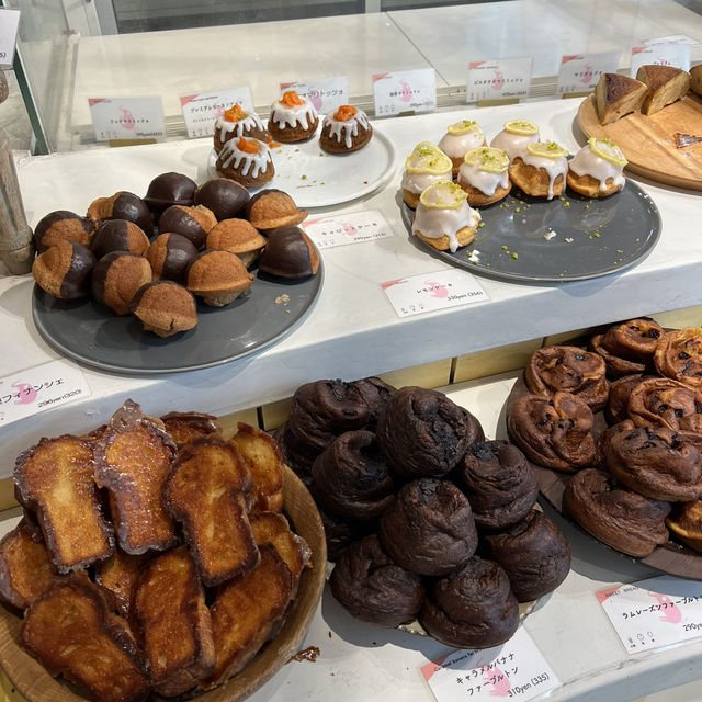 行列必須！博多駅のパン屋さんDACOMECCA