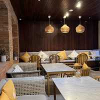 The Summer House  คาเฟ่อยุธยาติดริมน้ำ