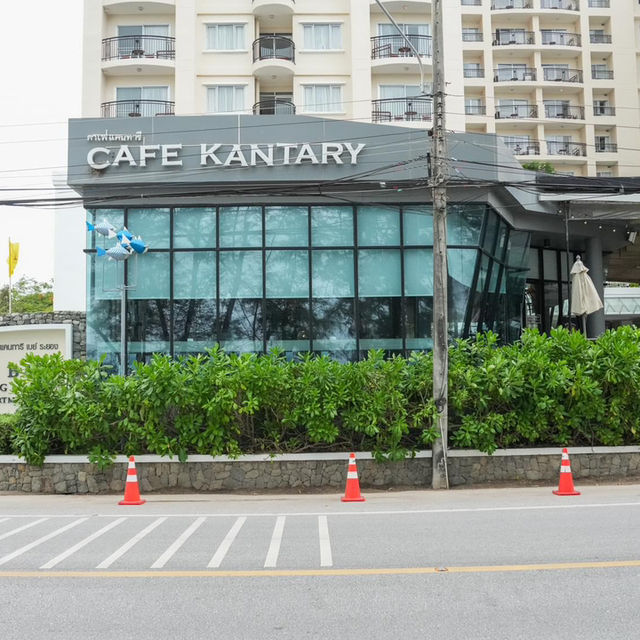 Café Kantary by the Sea