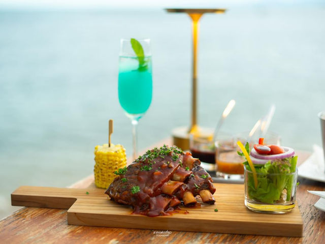 The Dining Room ที่โรงแรม Veranda Collection Samui