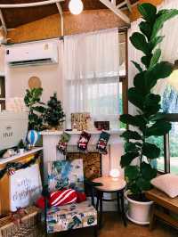  คาเฟ่ทุ่งดอกไม้ : Lapuné Cafe and Scene