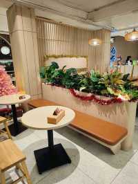 A Festive Steamboat to Celebrate the Season