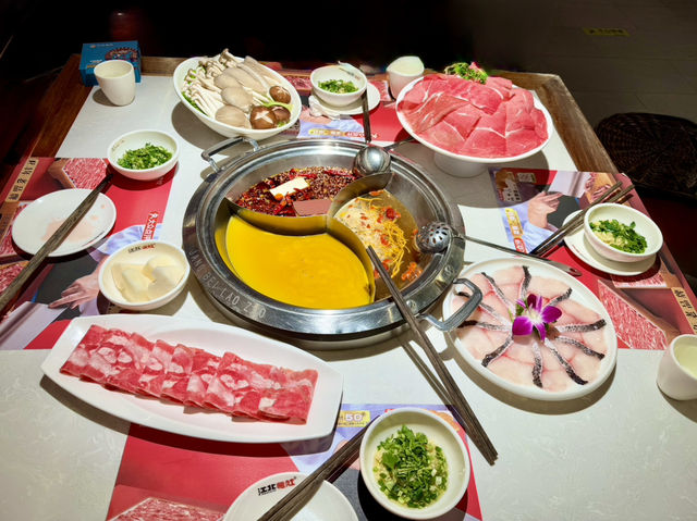 ร้านหม้อไฟสไตล์จีนโบราณที่เฉิงตู 🪭