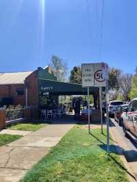 Larry’s Cafe