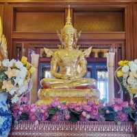 พระมหาจักรพรรดิ์ ศาลาสำเร็จสมปรารถนา
