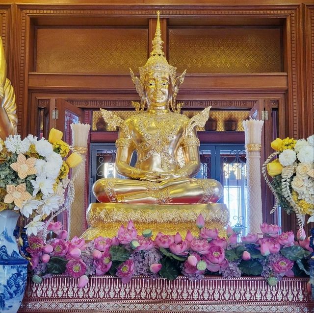 พระมหาจักรพรรดิ์ ศาลาสำเร็จสมปรารถนา