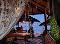 Apache Pier Restaurant อ่าวลุงดำ เกาะเสม็ด