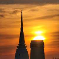 ปากคลองตลาด: ดอกไม้บานกลางกรุง 