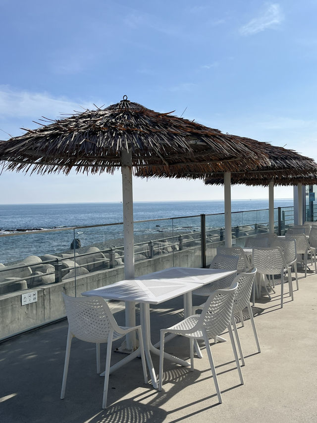 야외 오션뷰 테라스가 있는 경주 대형 베이커리 카페