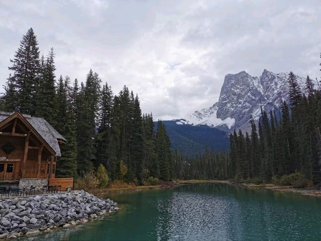 Discover the Serenity of Maligne Lake, Canada