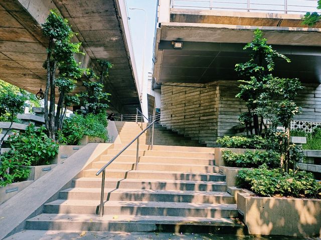 泰國曼谷湄南河畔關帝廟、昭披耶天空公園、佩雲寺、網紅拍照📸餐廳一日遊行程，適合拍照📸打卡