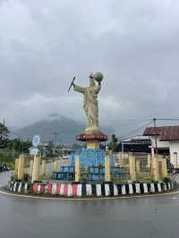 The Jesus Roundabout in Ruteng: So Nice, I Drove It Twice ⛪🚗