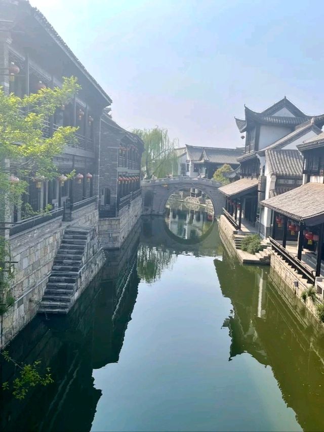 Boat-Shaped Street: A Unique Landmark