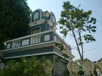วัดศรีสุริยวงศ์..สถาปัตยกรรมตะวันตกผสมไทย