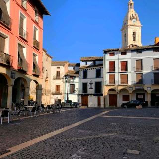 เมืองชาติวาเป็นเมืองหลวงของภูมิภาคลาคอสเทรา พบกะโหลกศีรษะของมนุษย์นีแอนเดอร์ธัลในโควาเนกรา มีอายุกว่า 30,000 ปีก่อนคริสตกาล ประกาศเป็นแหล่งศิลปะประวัติศาสตร์