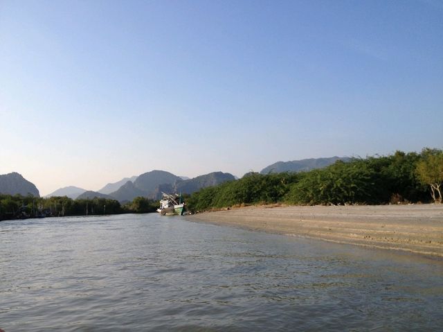 ล่องเรือคลองเขาเเดง