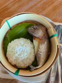 สุธาคาเฟ่  ย้อนยุคริมรางแม่กลอง