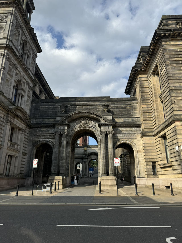 Glasgow City Walk: A Stroll Through Time