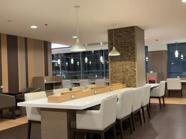 Japan Airlines Sakura Lounge สนามบินสุวรรณภูมิ