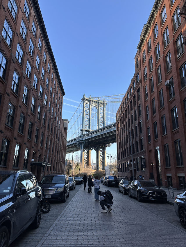 พิกัดถ่ายรูป Dumbo Manhattan Bridge