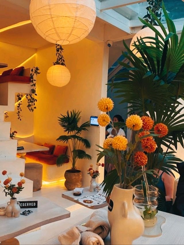 RESTAURANT WITH HEALTHY INGREDIENTS.
