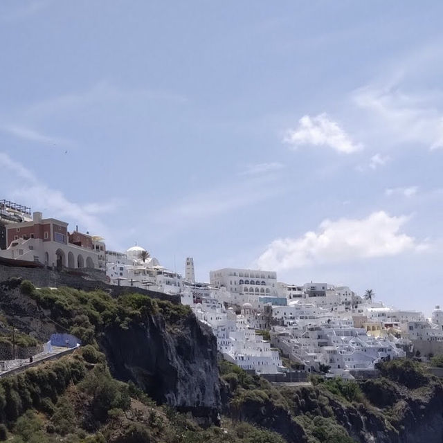 サントリーニ島（ギリシャ）– 青と白の絶景が広がるエーゲ海の宝石